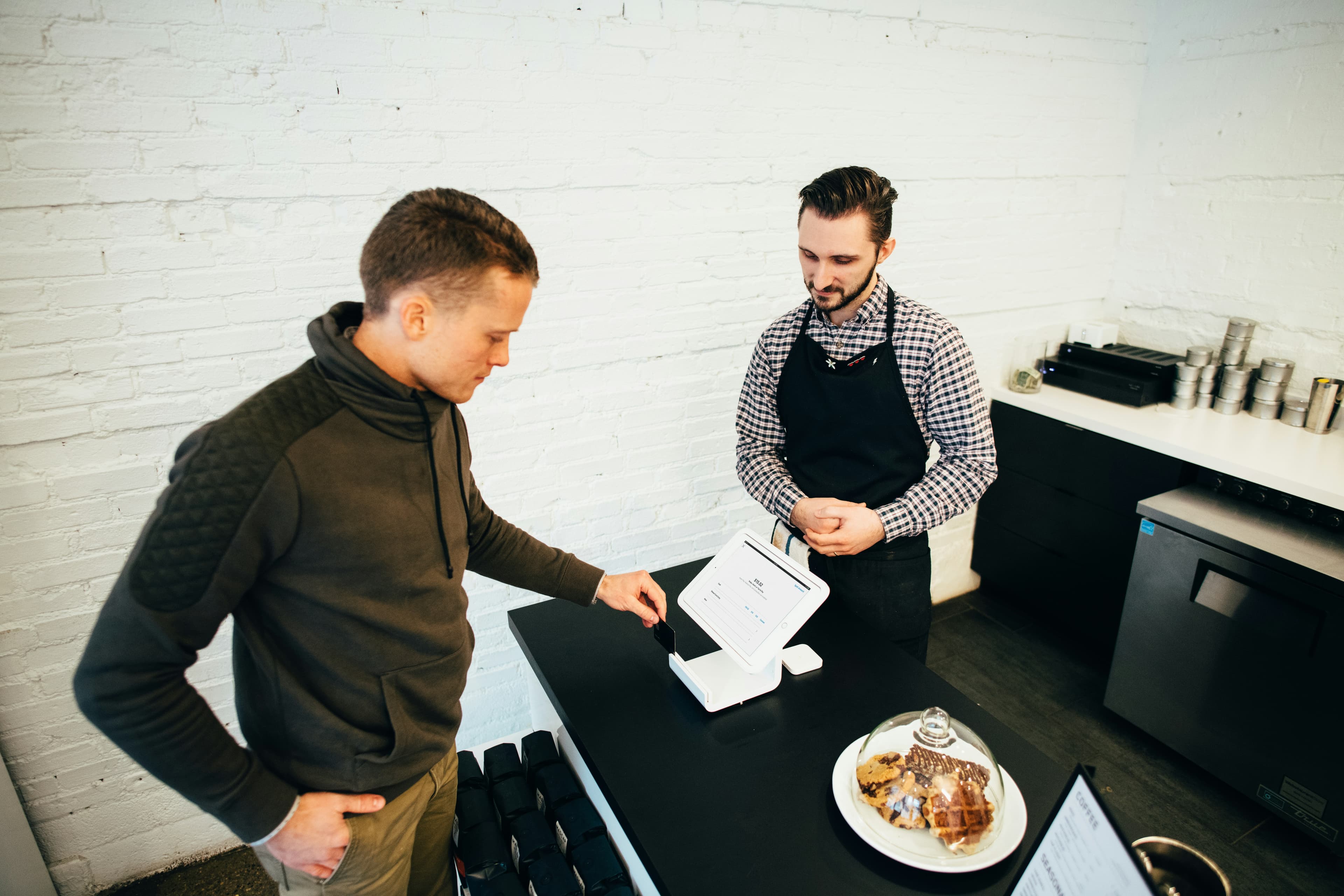 Consumer Psychology, Online Shopping, Customer Behavior, Digital Marketing, E-commerce Growth, Social Proof, Buying Decisions, Business Psychology, MSP Webcraft, Online Sales